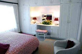 Lythwood Lodge bedroom king size bed